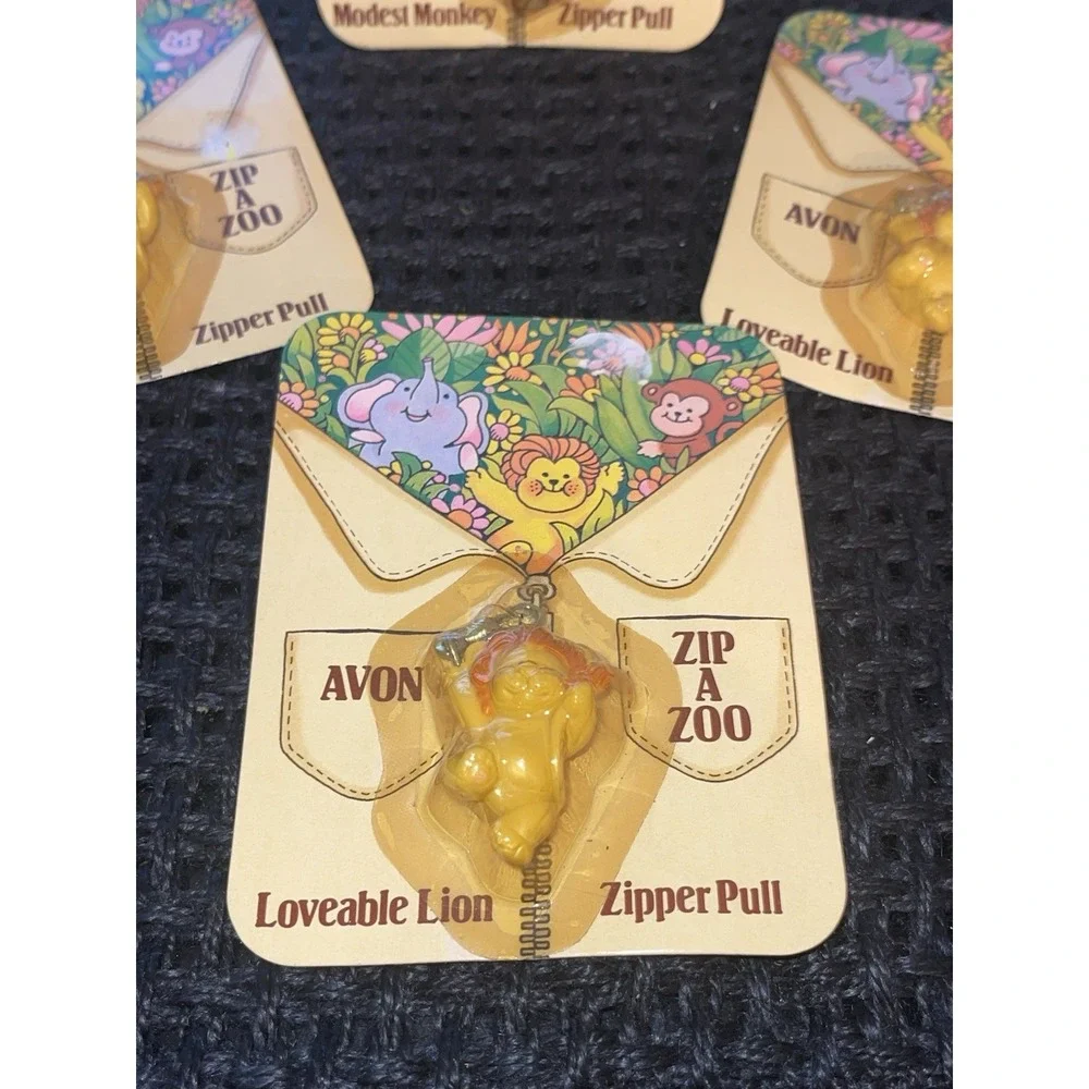 Vintage Avon Zip A Zoo Modest Monkey & Lovable Lion Zipper Pull Charm‎ 1983 (4)